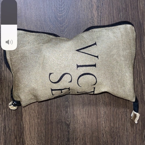 Victoria Secret Limited Edition Packable Duffel/Tote Bag/Metallic G… - Picture 5 of 9